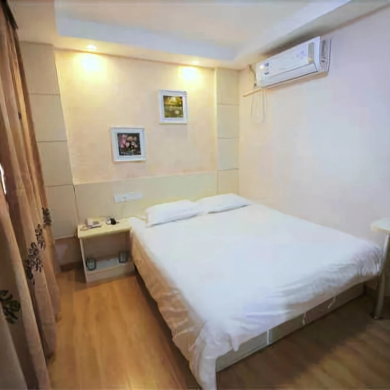 Yijia Hotel