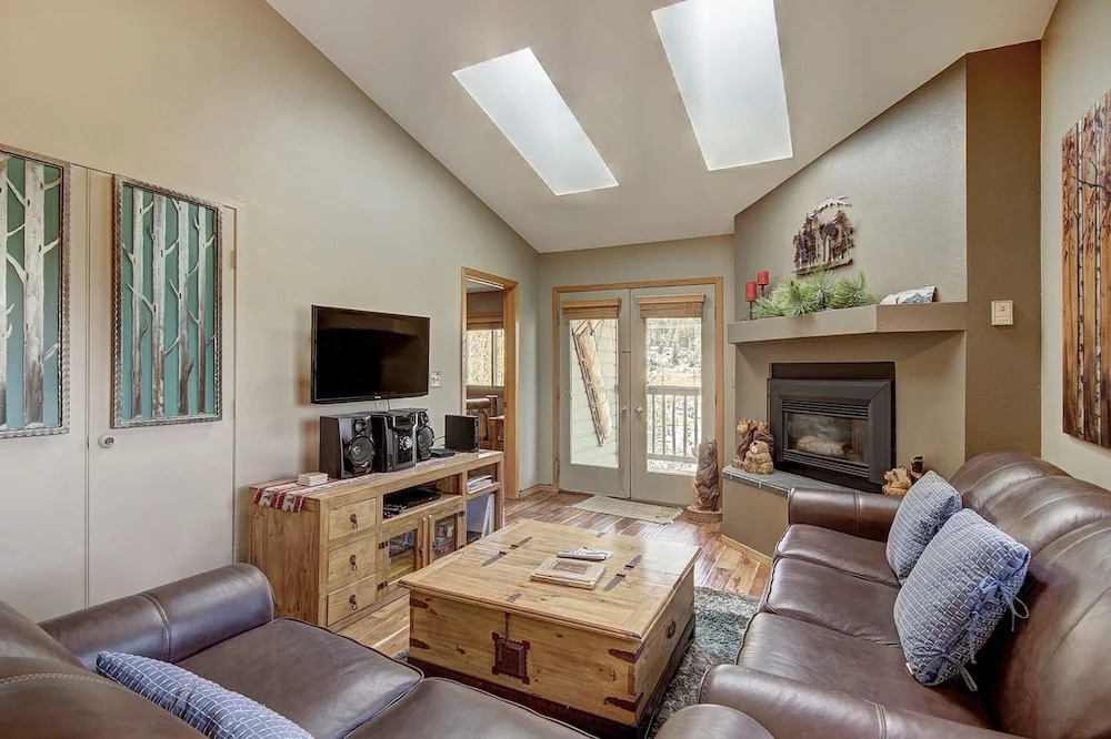 315 Woodbridge 2 Bedroom Condo by RedAwning