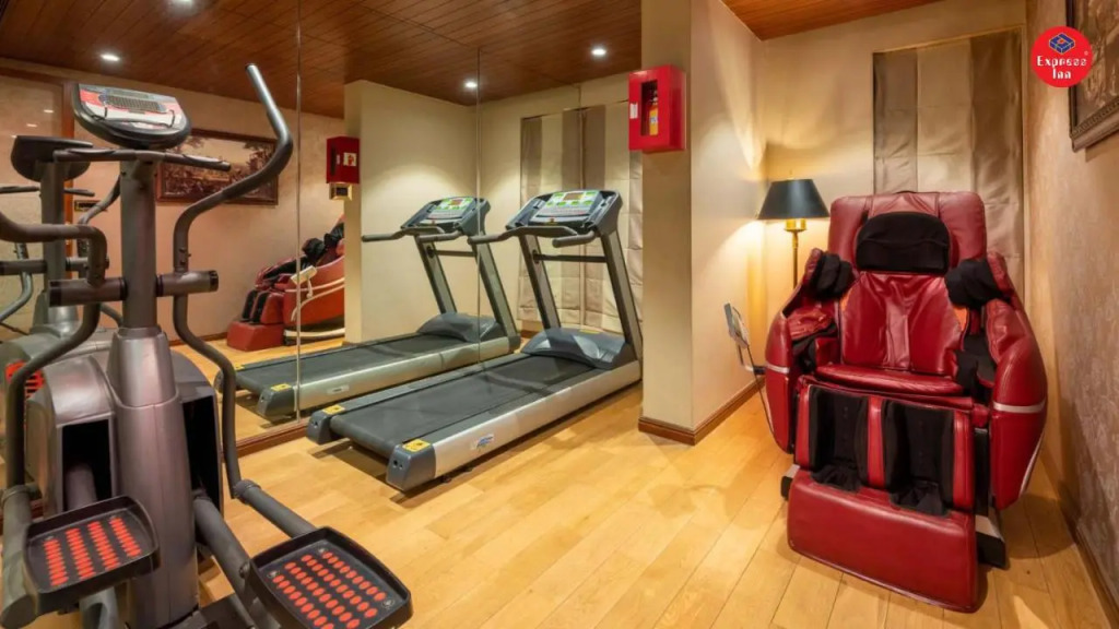 Express Inn The Business Luxury Hotel