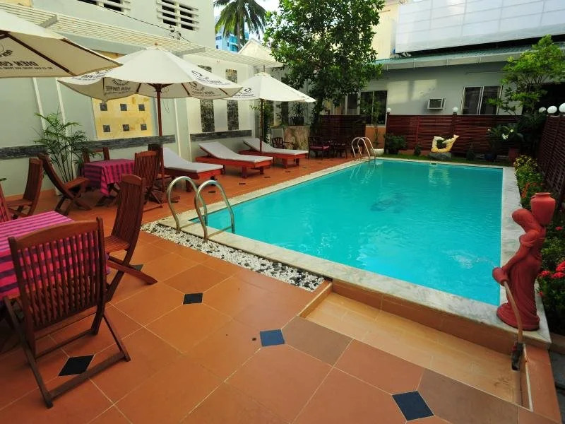 Violet Hotel