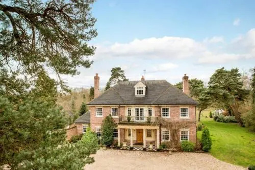 Redbrick Serviced Apartments - Sherwood House