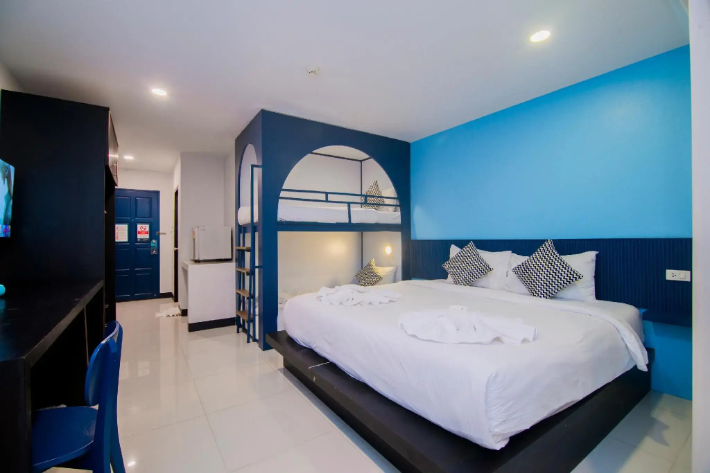 Sleep Whale Hotel