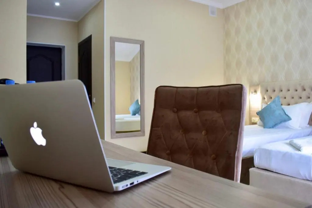 Dostar Inn