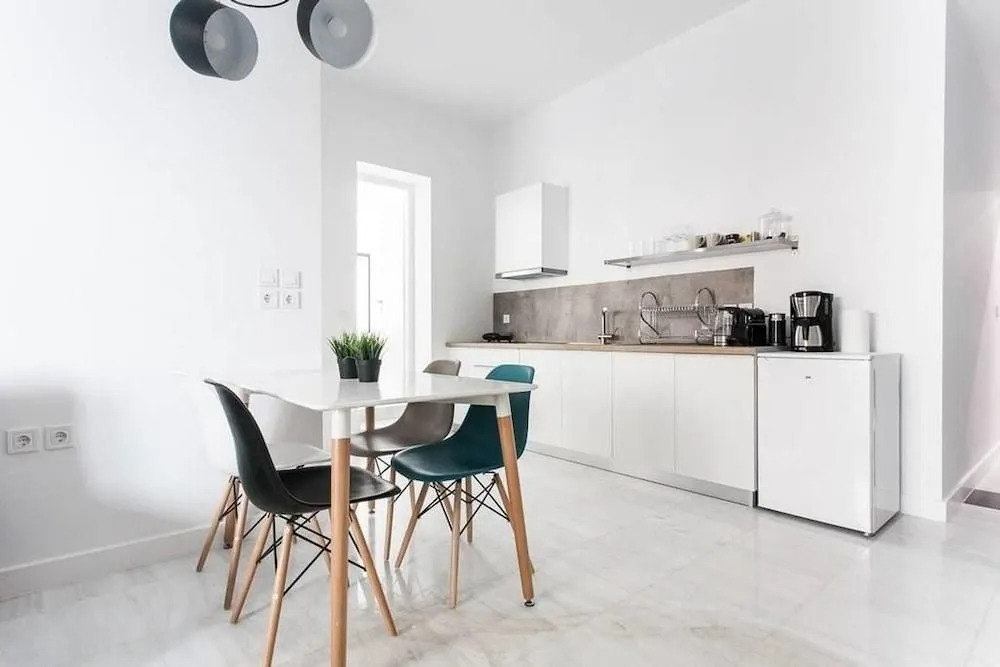 Stunning Renovation In Plaka For 4Guests