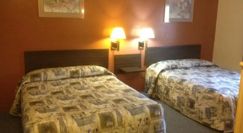 Town Chalet Motel
