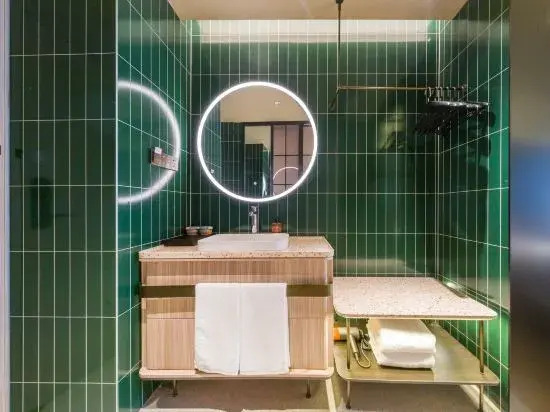 Orange Hotel (Jinan CBD China Resources Land Plaza)