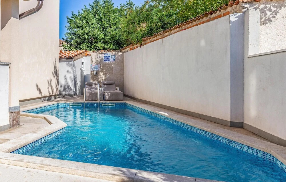 Awesome Apartment in Medulin With Outdoor Swimming Pool, Wifi and 2 Bedrooms