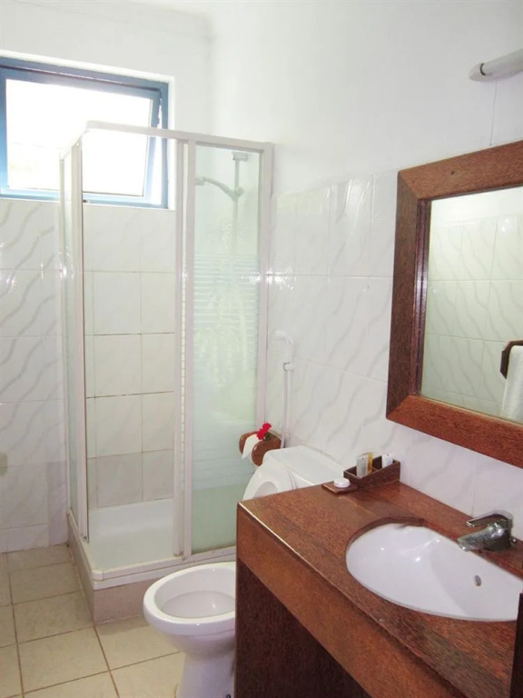 Hifadhi Hotel