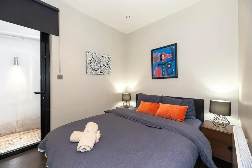Spacious 4BR Victorian Estate in Kensington