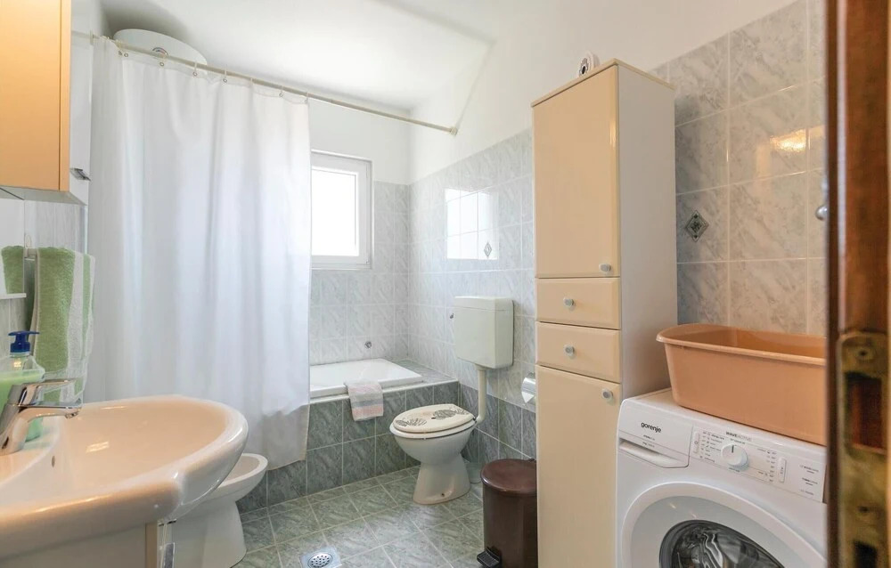 Beautiful Apartment in Rovinjsko Selo With 4 Bedrooms
