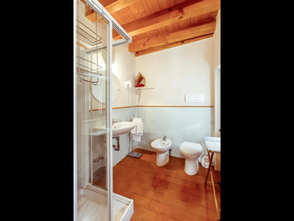Luxurious Holiday Home in Salò with Swimming Pool