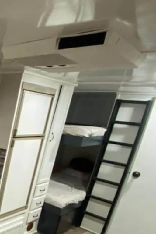 Wildwood Camper De Sleeps 6-7,