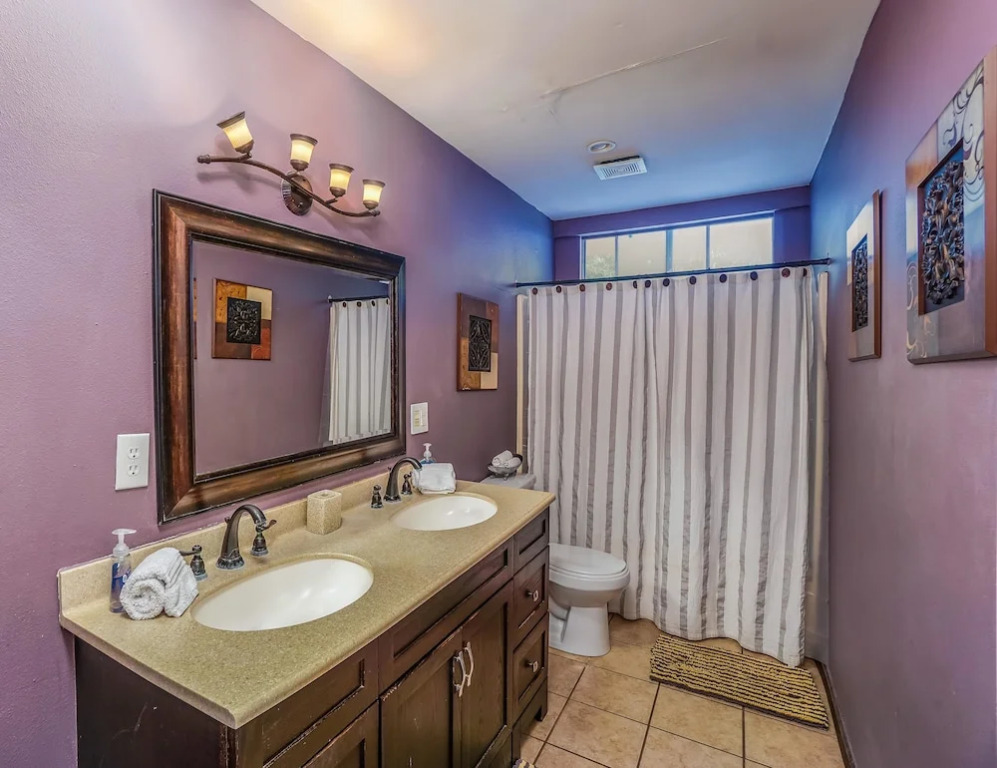 Hale Nui Ohana - 4 Br home by RedAwning