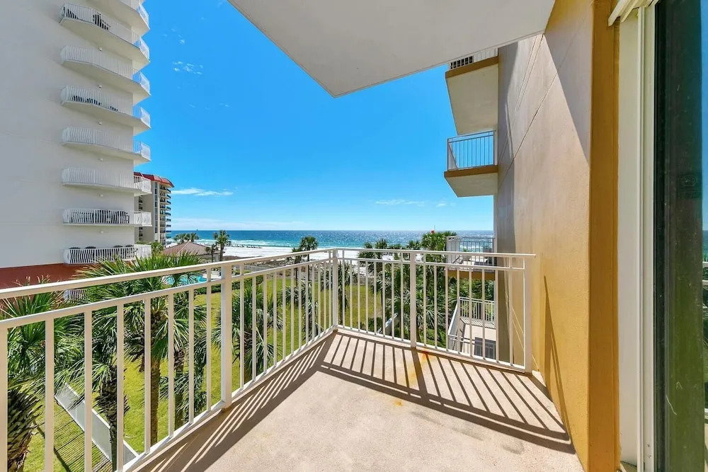 Sterling Beach #301