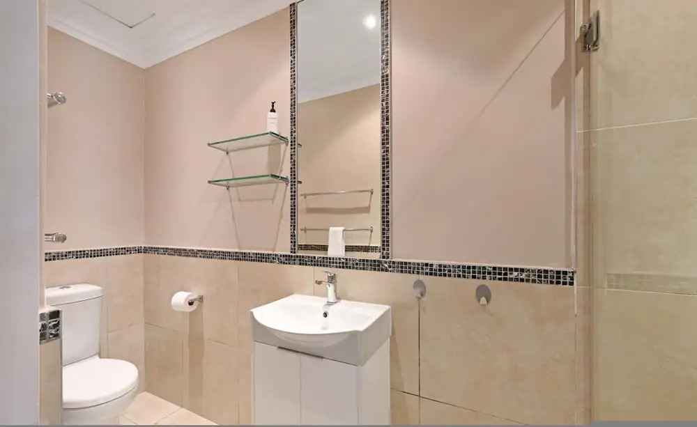 Charming Sea Point 1 Bed With Leafy Patio