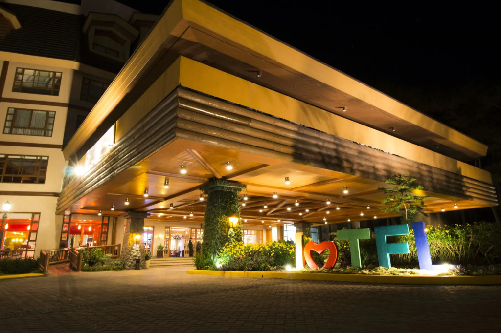 Отель John Hay Hotels Forest Wing