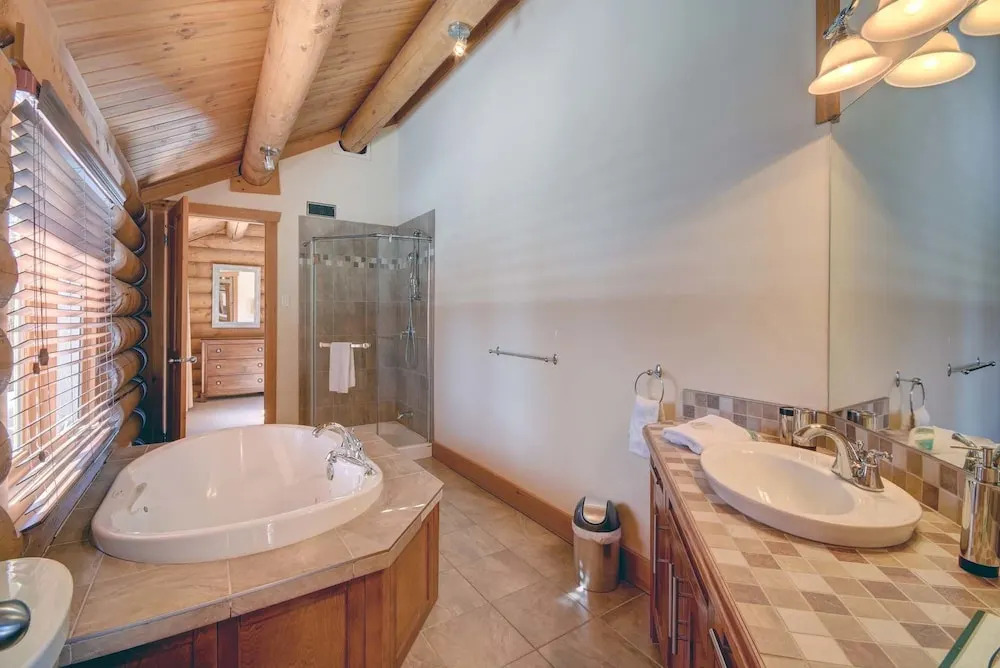 Chalet Apache