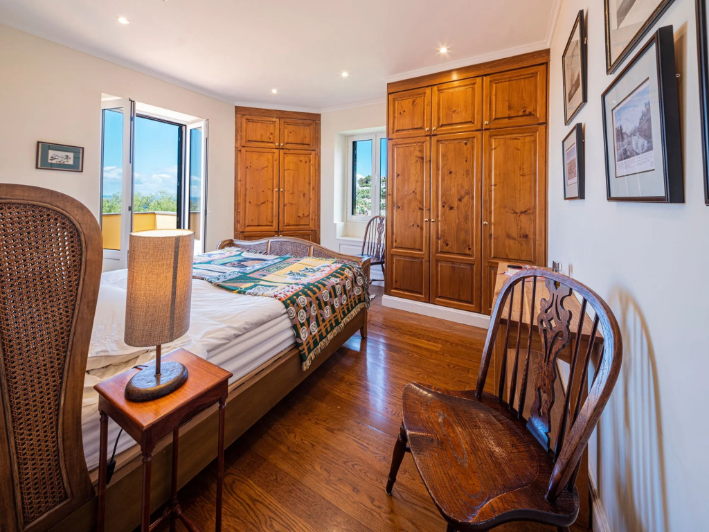 Lovingly restored old villa, heated pool, garden, sea views | Quinta Girassol
