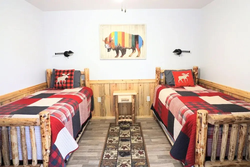 Eycat Lodging Company