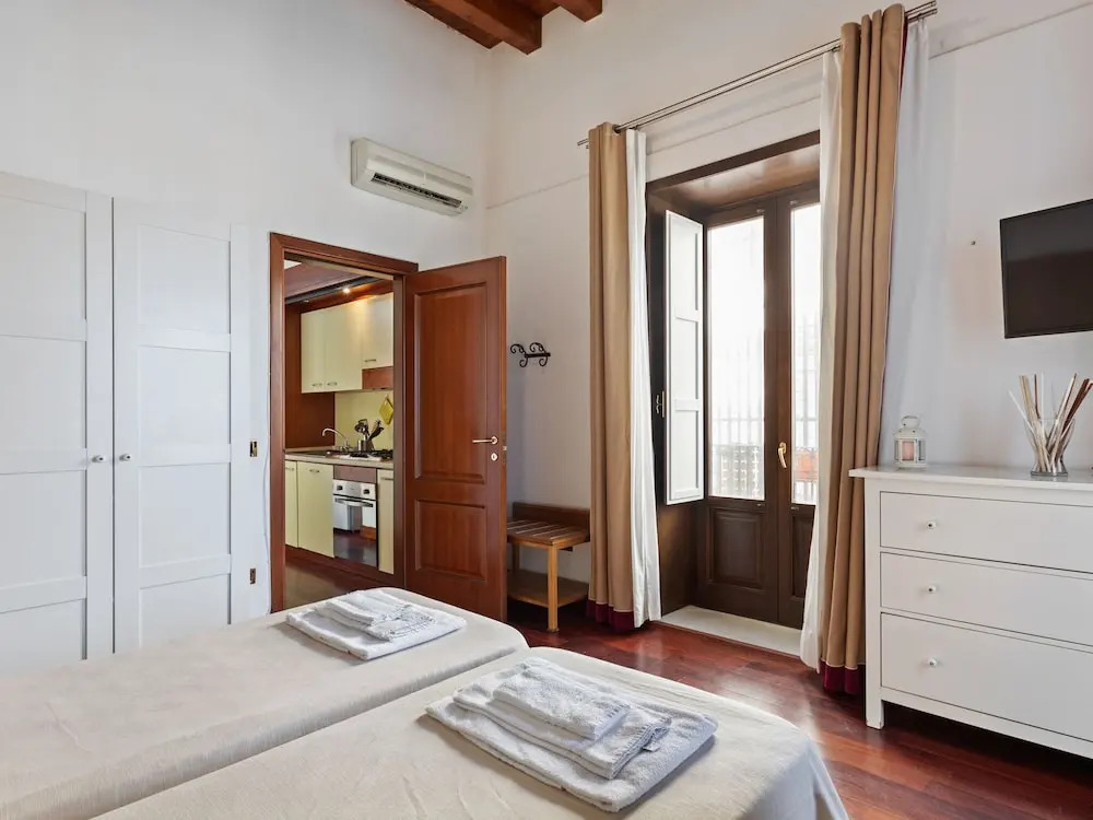 Gorgeous Holiday Home in Ortigia With Balcony