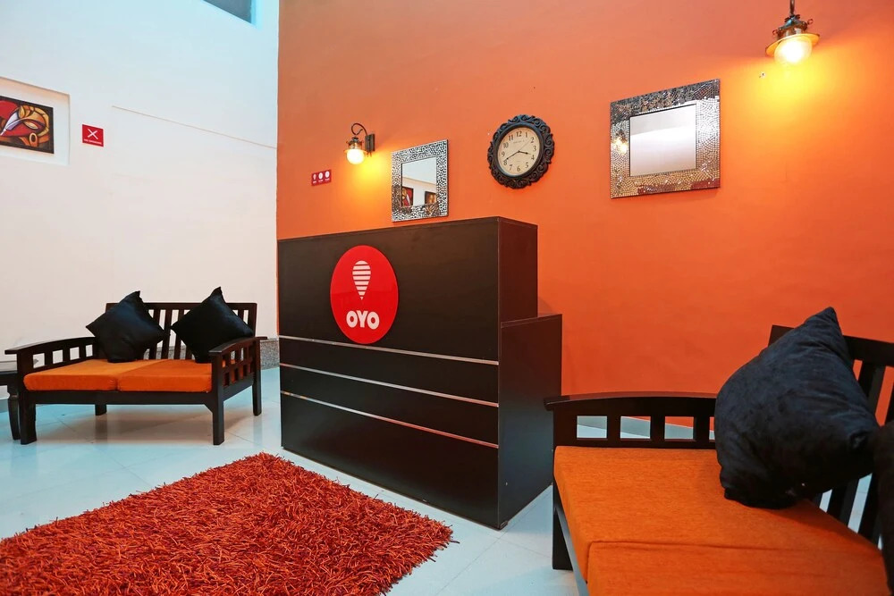 OYO 9527 Hotel Mascot Quattro