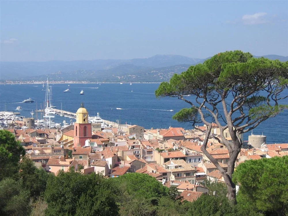 Sprawling Villa in Saint-tropez With Swimming Pool