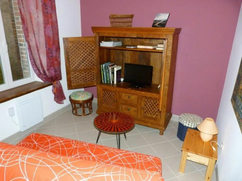 Maison confortable avec cour, proche du Château de La Bussière, idéale pour explorations. - FR-1-590-161