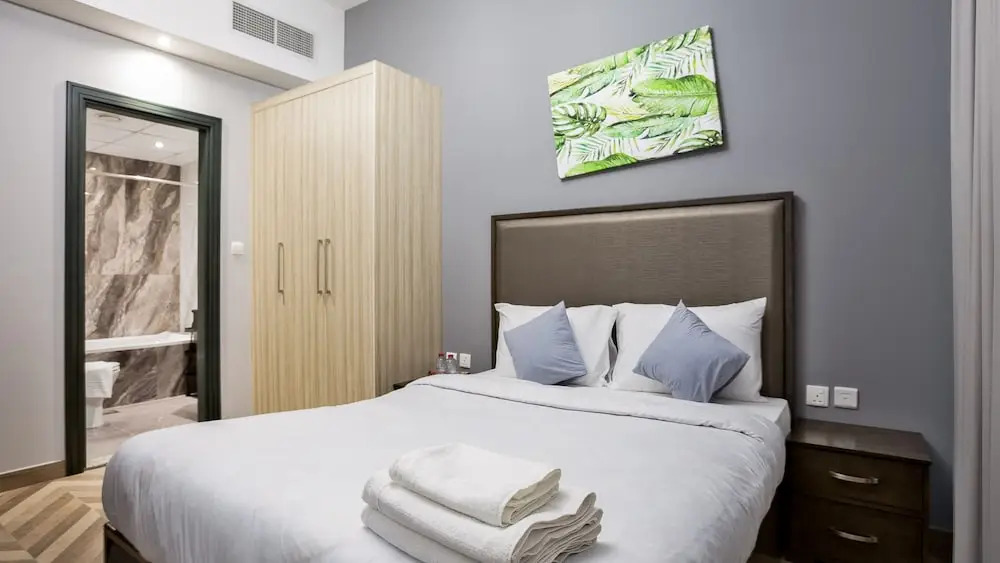 Luxury StayCation - Elegant 1BR Apartment in the Heart of Dubai