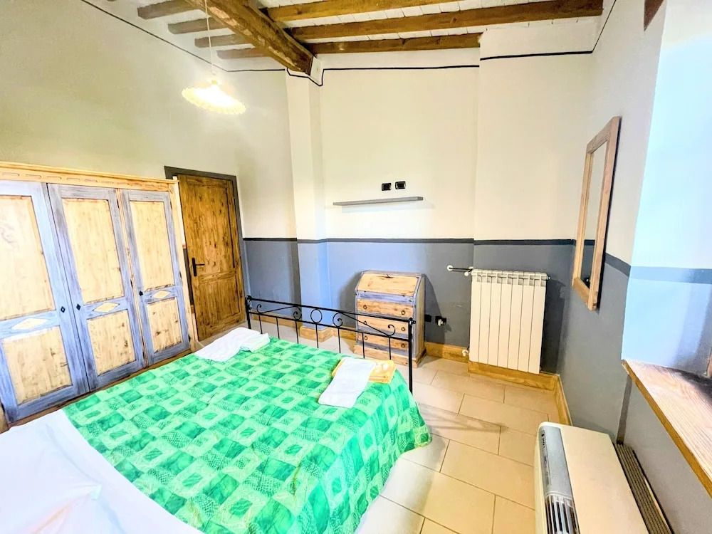 Apt 6 - Enjoy a Relaxing Time in a Romantic Setting, 0.7 Kms/spoleto Centre