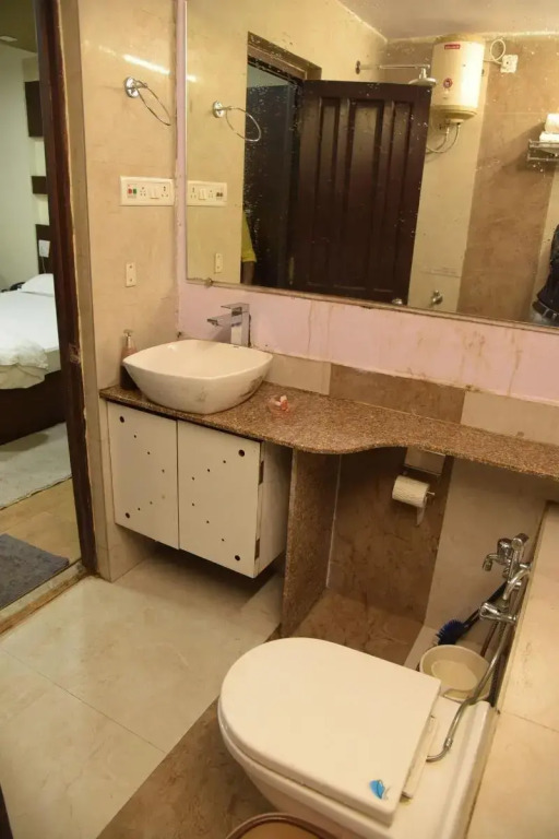Royal Palms Luxury Service Apartment