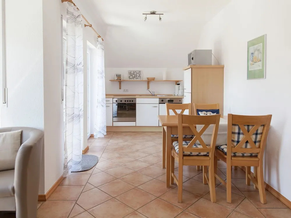 Modern Apartment In Krov With Garden And Balcony