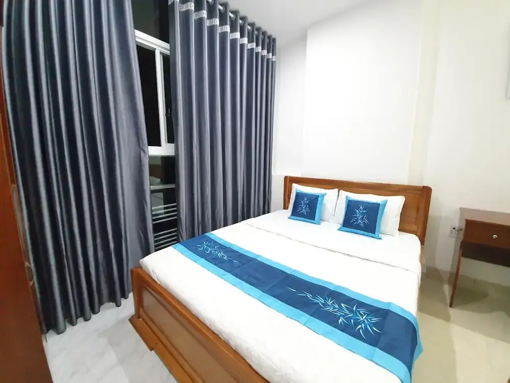 Lam Sơn Hotel
