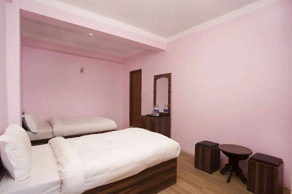 SPOT ON 464 Hotel Pahuna Ghar