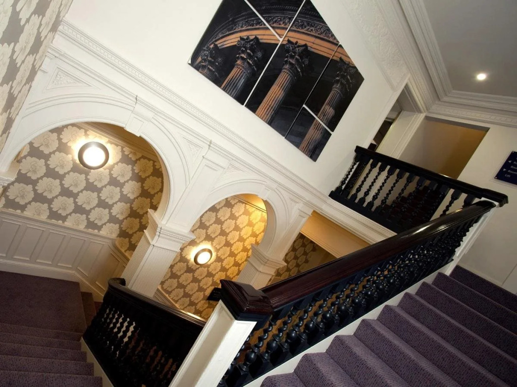 Heywood House Hotel