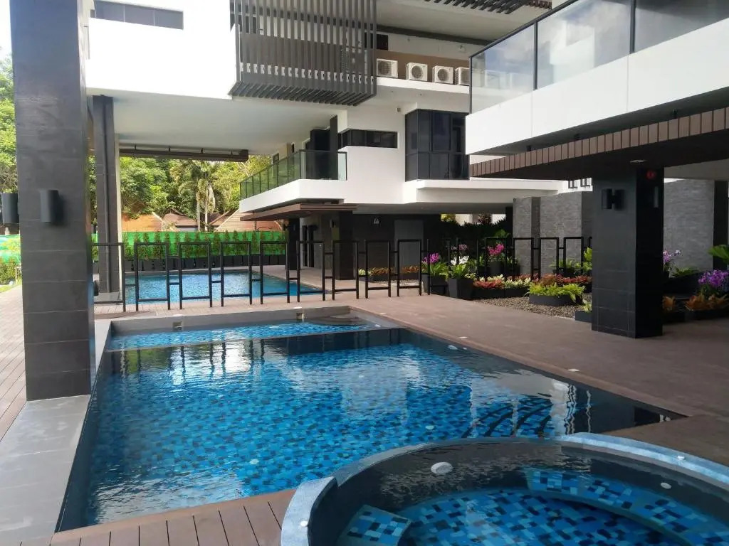Escape Condominiums Beachfront Suites - Mae Phim