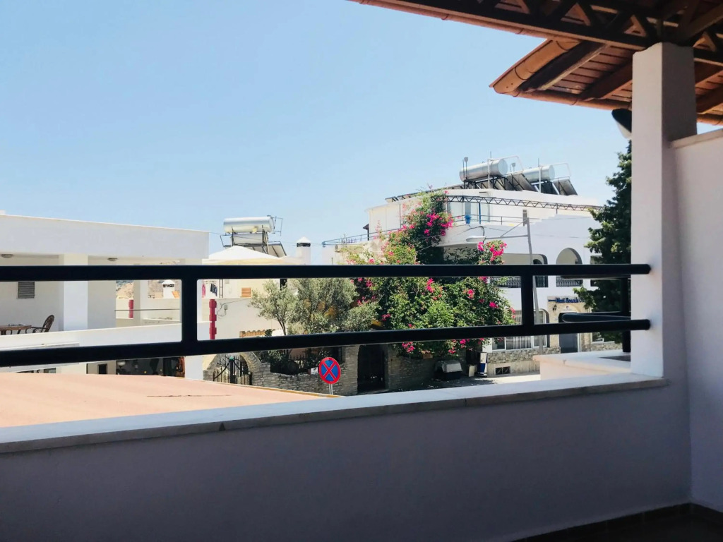 Cam Hotel