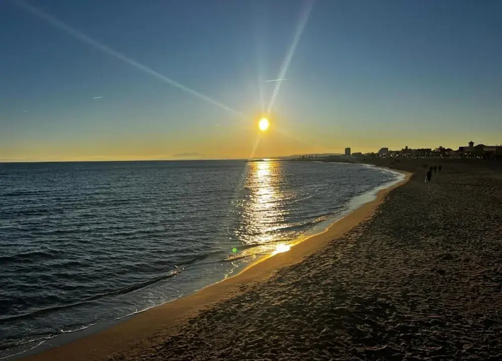Seaside Stay for Two Guests
