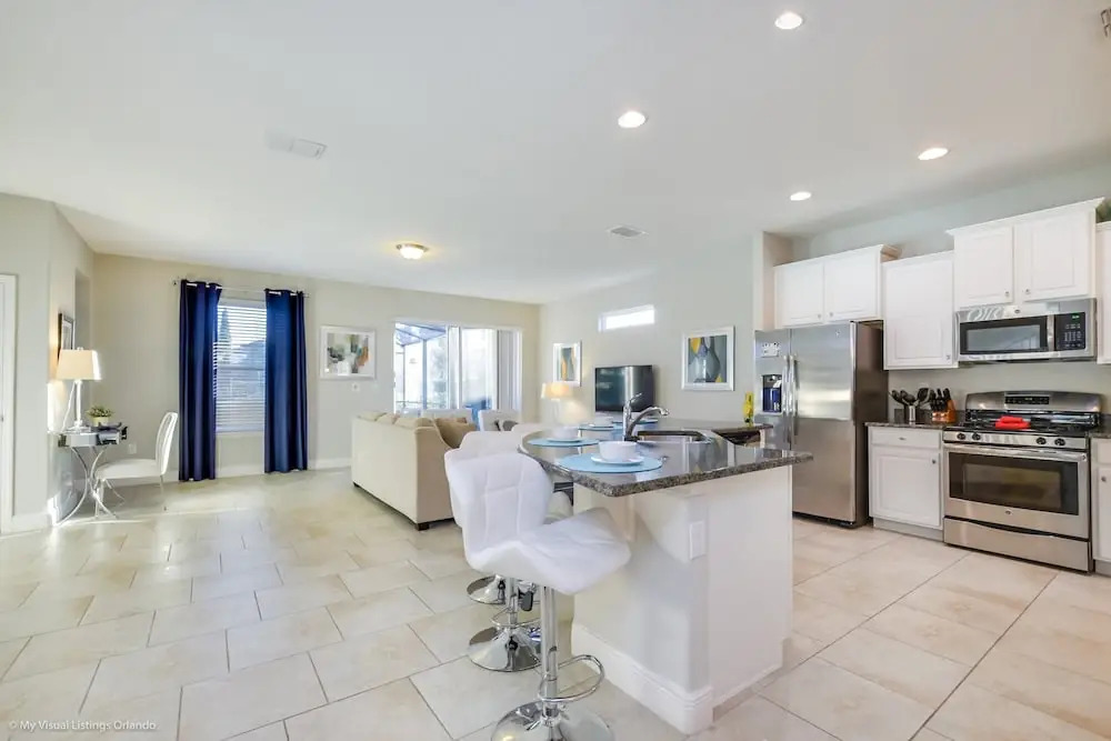 6 Bed 4 Ba Villa with Pool & Spa