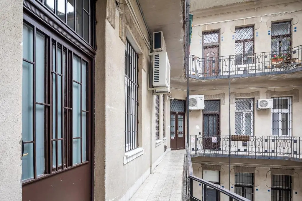 Luxurious Apartment At City Center