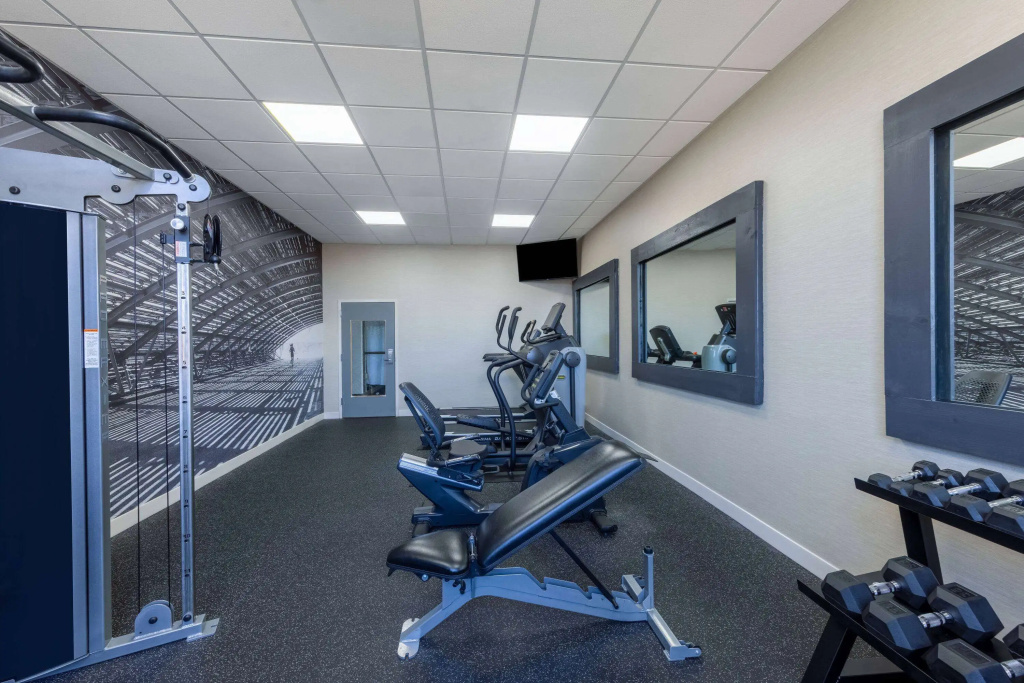 Hawthorn Extended Stay by Wyndham Wichita Airport