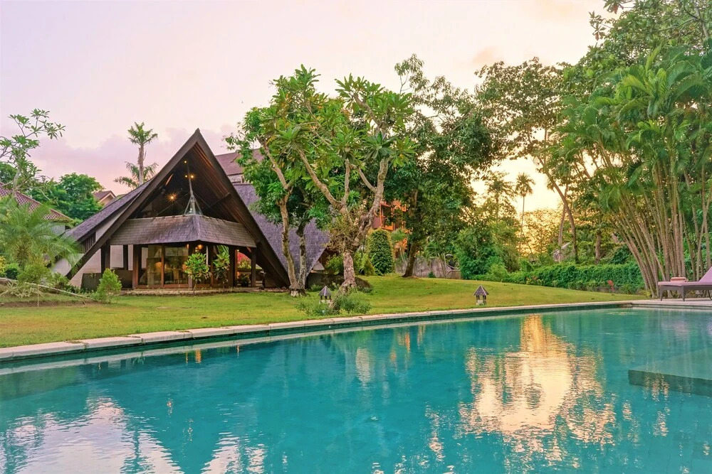 4 Bedroom Big Garden Villa