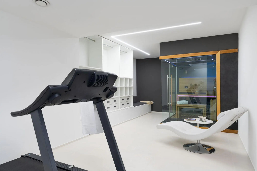 Luxury Villa near Taormina. Pool, gym and welness area.-VILLA CONTEMPORANEA