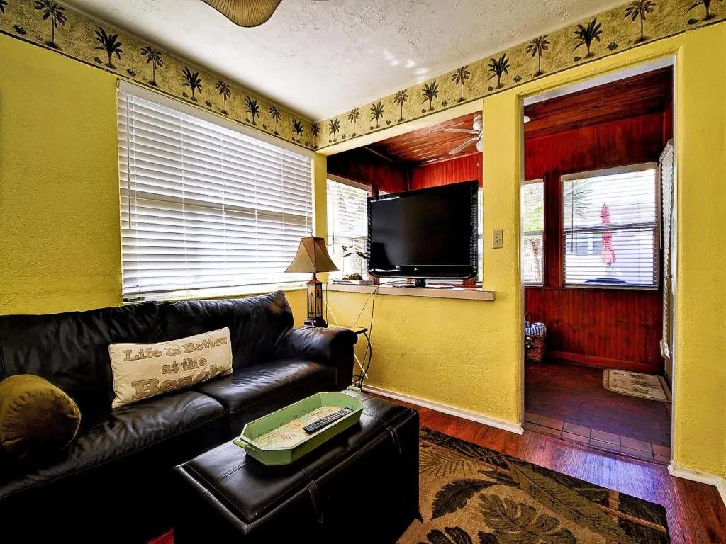 Palm Place 1 - Sabal Palm Beach getaway 624