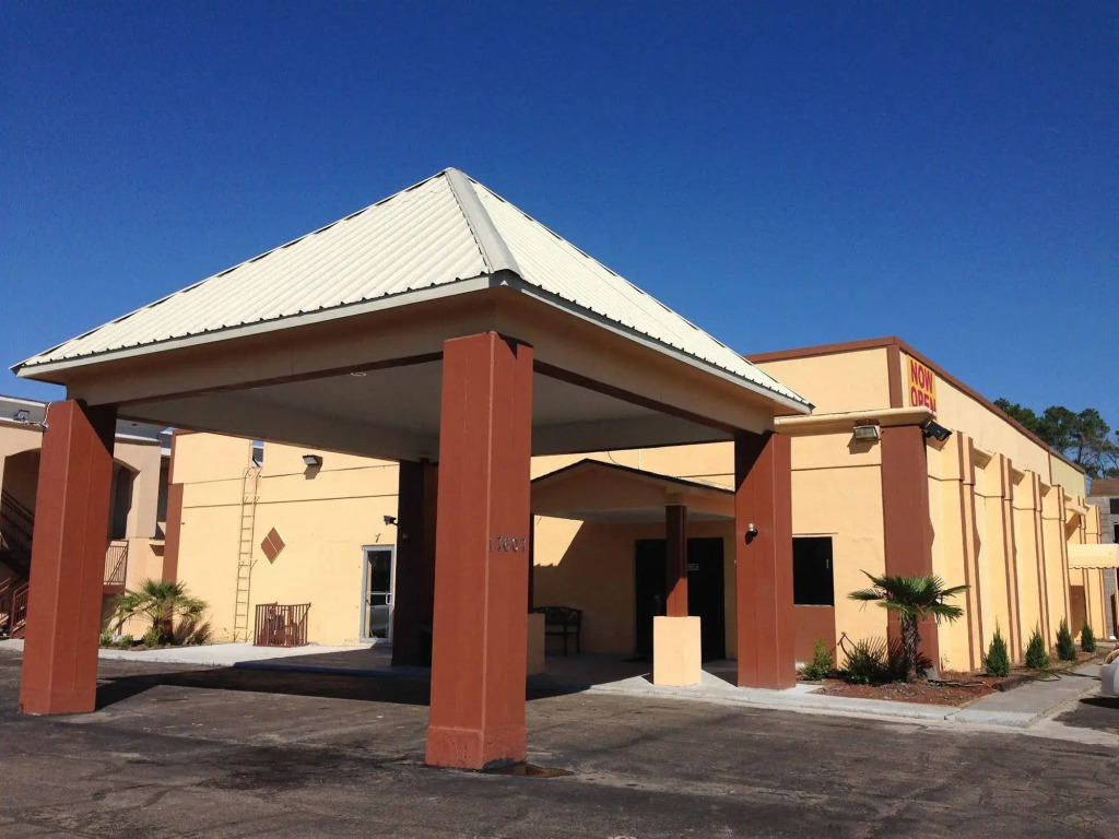 Travel Inn & Suites