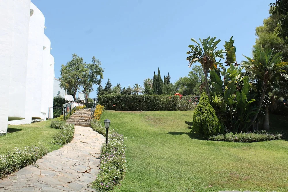 Rootop Villa - Chalet en Cabo Pino con vistas al mar, jardines y piscina