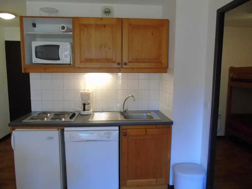Lou Services Apartment CB43 LSI 001