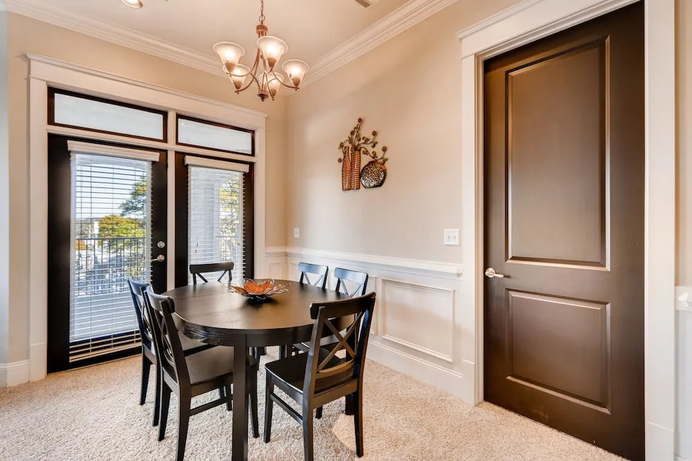 Midtown Luxury Suites by 1stHomeRent