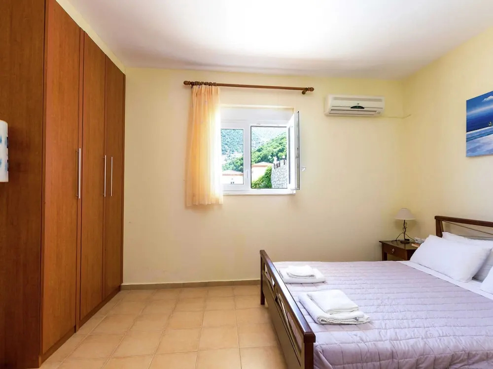 4 Indepent Villas in Bali With Pool and Seaview for Groups up to 28 Persons