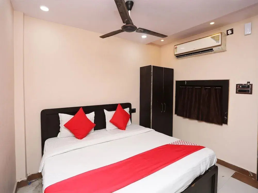 Hotel Shri Abhinandan By OYO Rooms