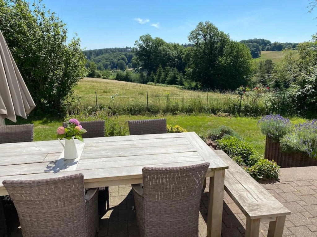 Idyllic country house with panoramic view